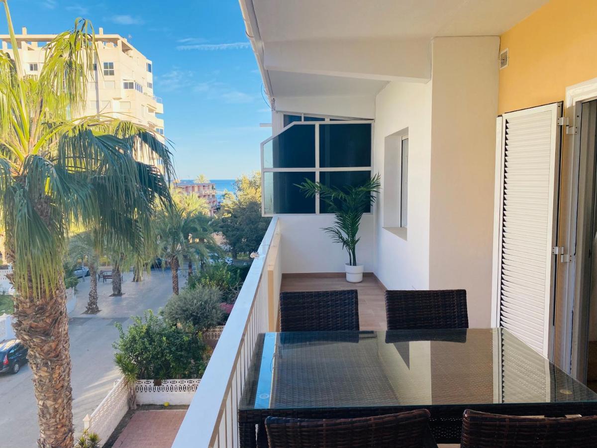 Amplio Apartamento Con Vistas Al Mar, Parking Y Wifi Alicante Kültér fotó
